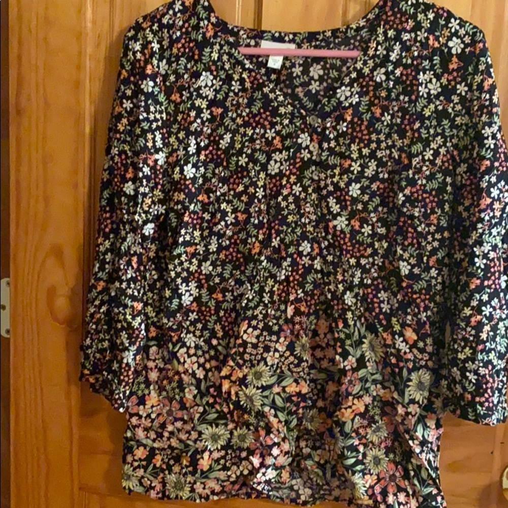 Floral Printed J Jill Blouse w/ Button Accents